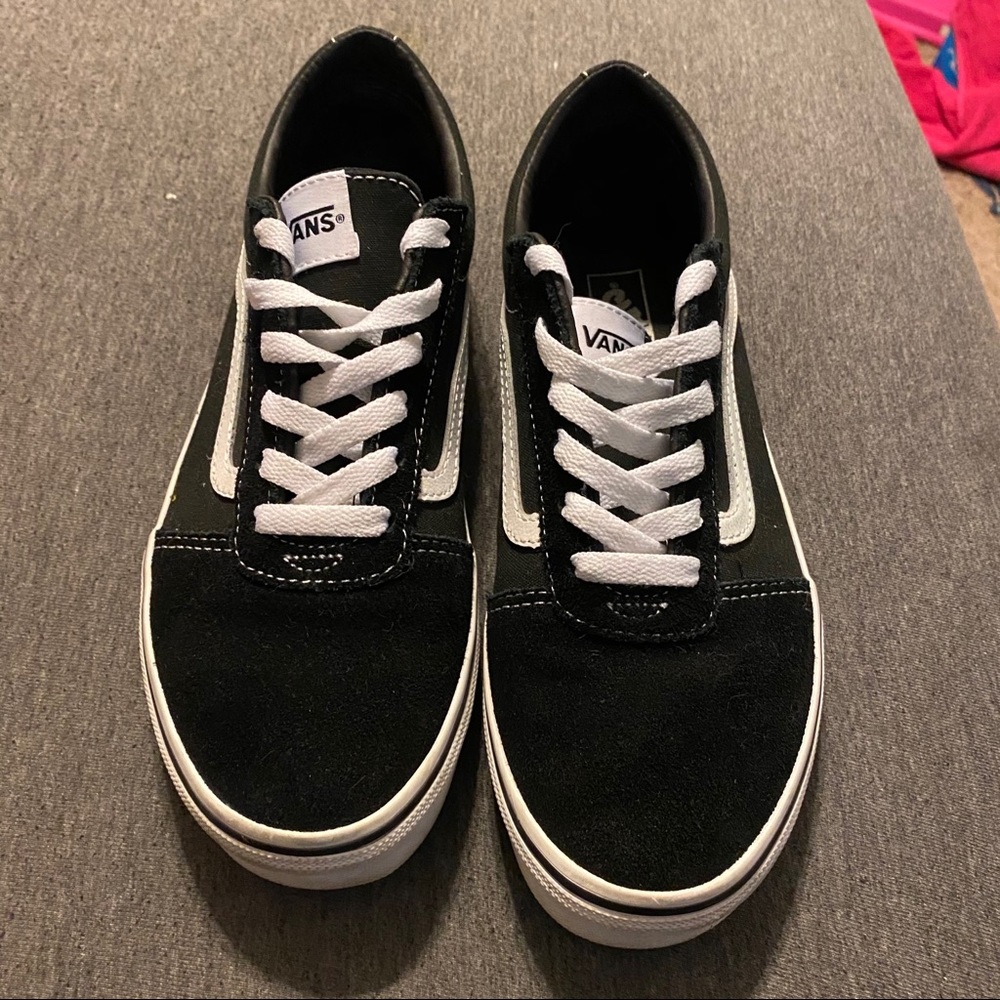 Vans. Size 6 youth equivalent to women’s size 7.5
